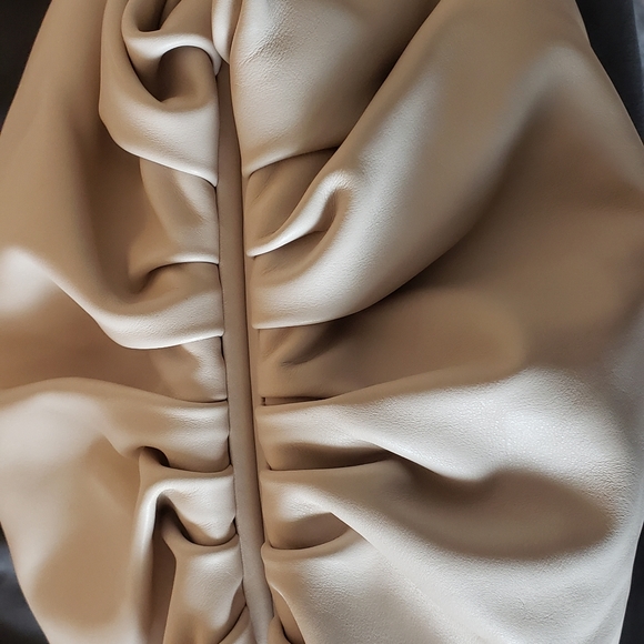 Bottega Veneta The Pouch Oversized Clutch In Mist - Picture 14 of 16